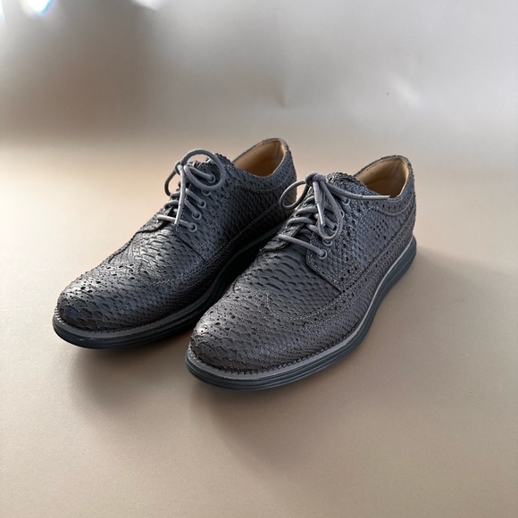 Cole Han grey snake print - Picture 1 of 6